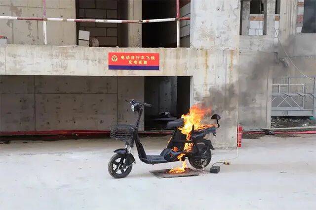 案例警示|电动车消防安全指南<strong></p>
<p>源币网</strong>，您都做到了吗？