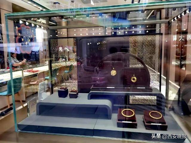 午后突发，黄金再度大跳水，现货黄金一度大跌1.92%<strong></p>
<p>币说</strong>。