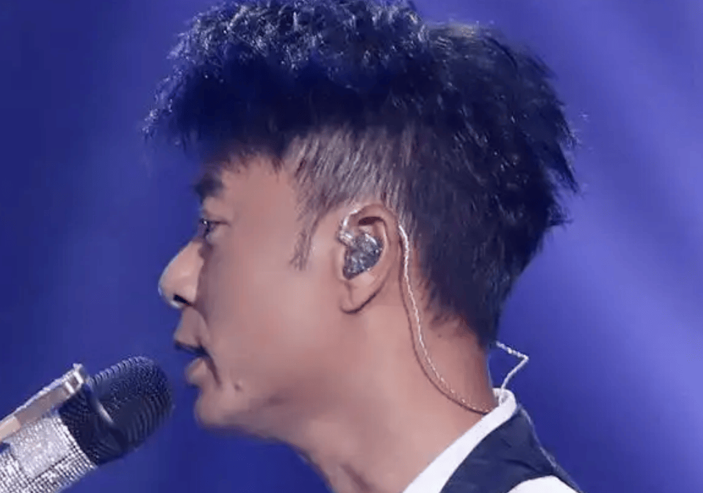 把陈粒“引爆”的耳返<strong></p>
<p>币说</strong>,为啥让这么多歌手又爱又恨