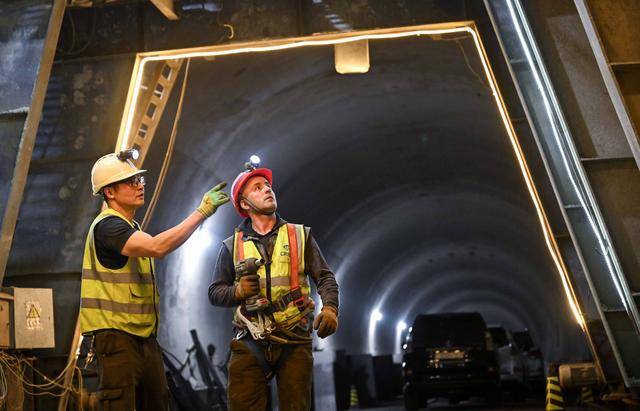 青年说 | 到中亚<strong></p>
<p>币圈神话</strong>,奔赴一场激动人心的“探秘”