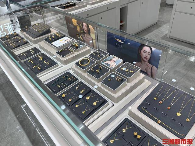 大盘金价跌破900元/克<strong></p>
<p>炒币专业术语</strong>，长沙市场“销售热”与“回收潮”并行