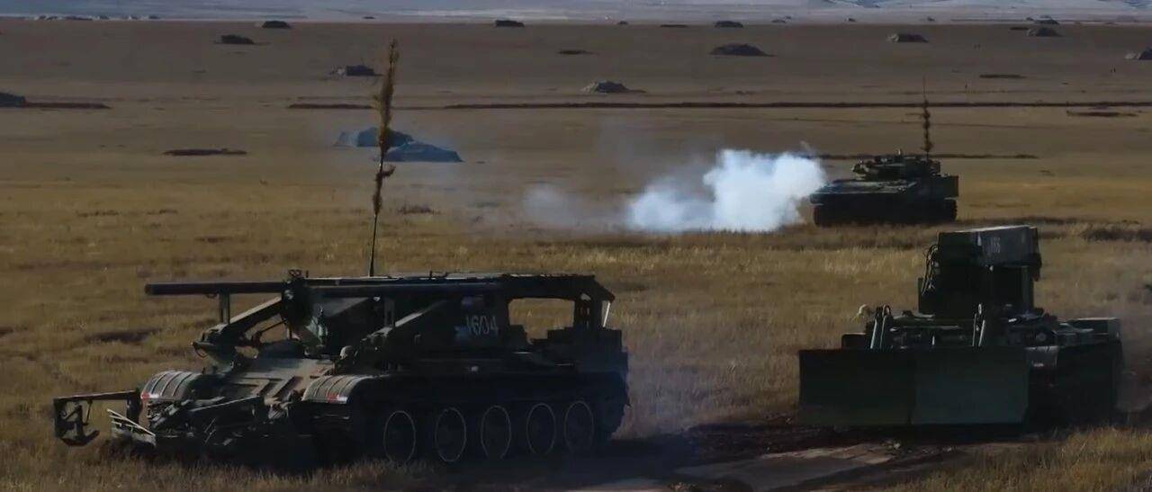 大场面!机器狗、无人机开路<strong></p>
<p>币圈合约</strong>,实兵对抗演练画面公布