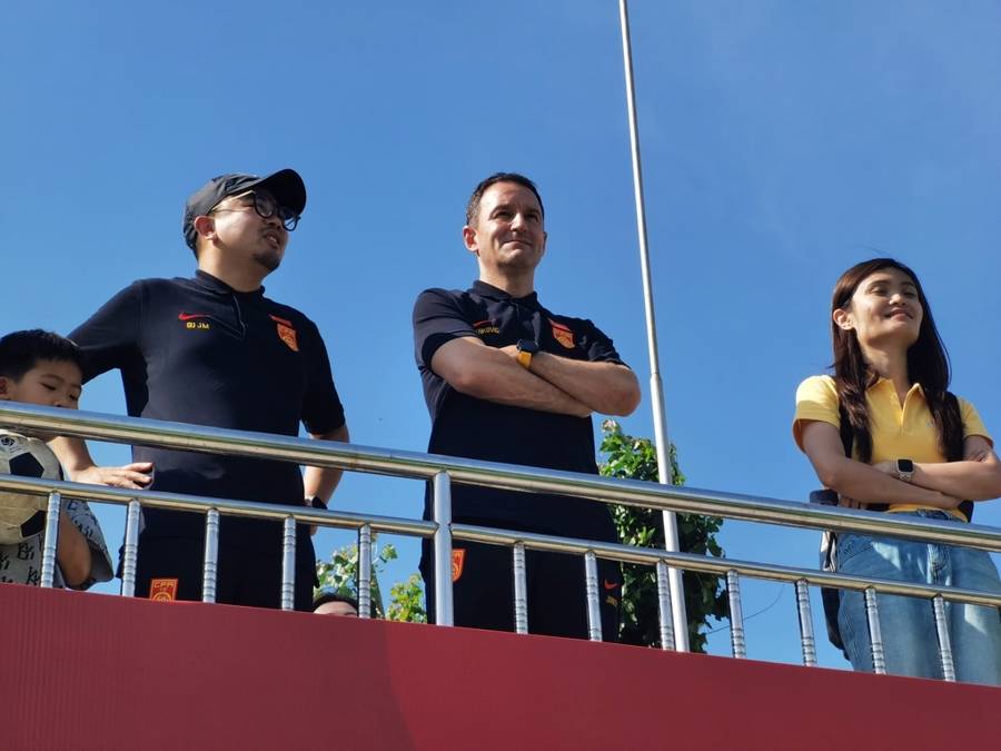 全球选聘四个月<strong></p>
<p>币圈搬砖</strong>，招来只有一年执教经历的本土教练，国足新帅竟是邵佳一