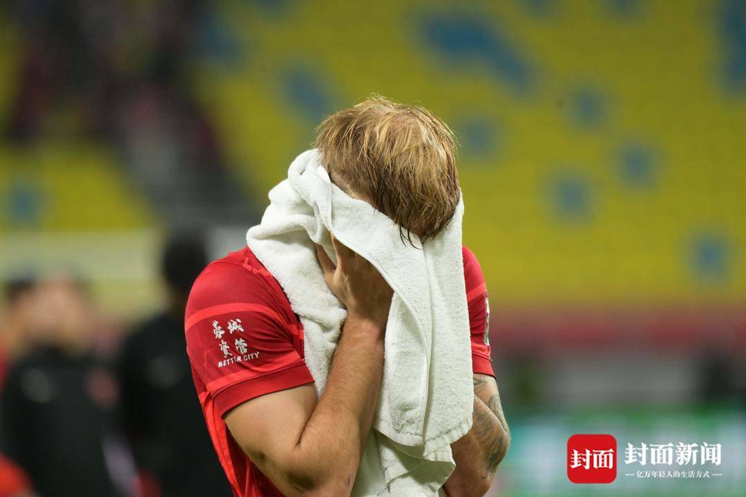 足协认定误判<strong></p>
<p>币圈一天</strong>！成都蓉城因裁判两次争议判罚中超争冠梦碎