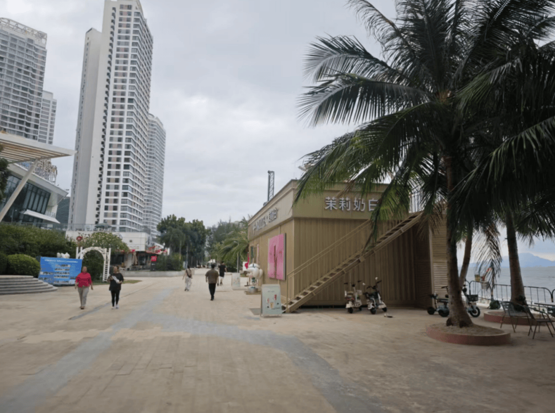 单价1.6万元买的海景房<strong></p>
<p>炒币工具</strong>,如今二手房仅6000多元!开发商改造道路遭业主强烈反对:散步时景观视野将受明显影响