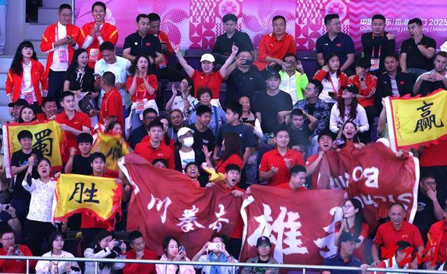 全运会拳击男子80公斤级决赛<strong></p>
<p>长江期币网</strong>,王小保夺冠!