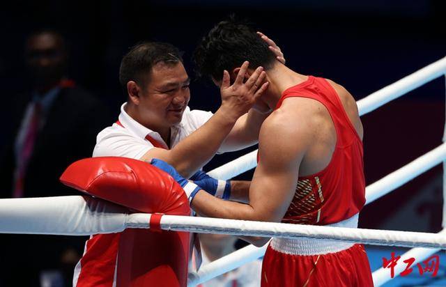 全运会拳击男子80公斤级决赛<strong></p>
<p>长江期币网</strong>,王小保夺冠!