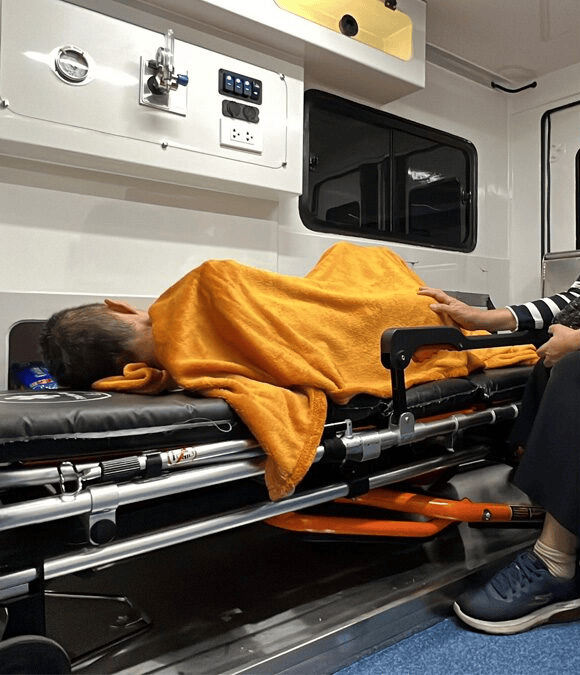 泰国女子被医院宣告脑癌死亡<strong></p>
<p>抄币技巧</strong>,火化前突然睁眼,现场众人吓到尖叫