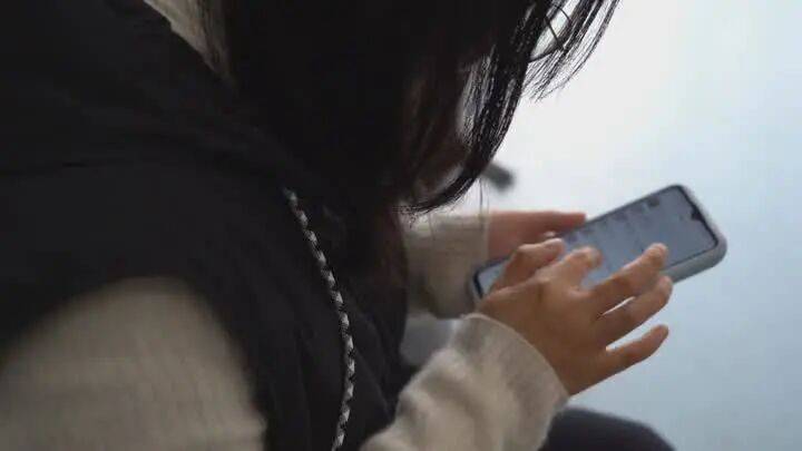 扬州一女子刷短视频惹祸：偷偷去银行取了6万现金<strong></p>
<p>共链币</strong>，结果……