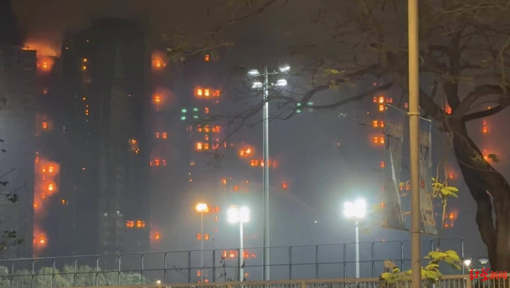 红星新闻实探香港宏福苑大火现场：警员称第一次遇到这么大火<strong></p>
<p>摩登币</strong>，餐厅老板自发为救援人员送餐