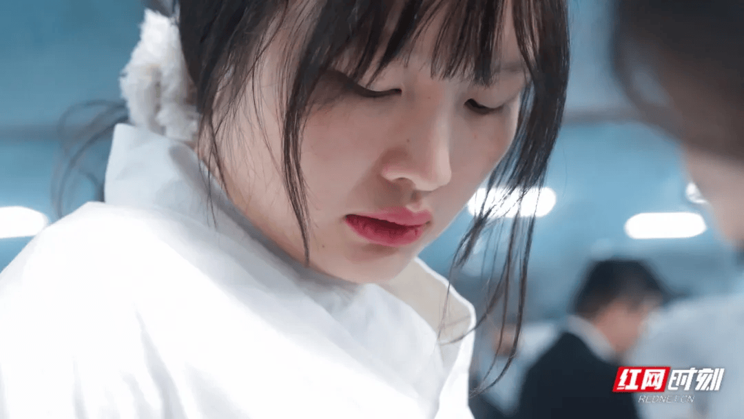 汶川地震被救起的女孩<strong></p>
<p>金元币</strong>,17年后和救她的军人结婚了