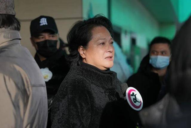 何晴之子追思:妈妈很喜欢雪<strong></p>
<p>一元月亮币</strong>,北京这场雪好像是为她而下