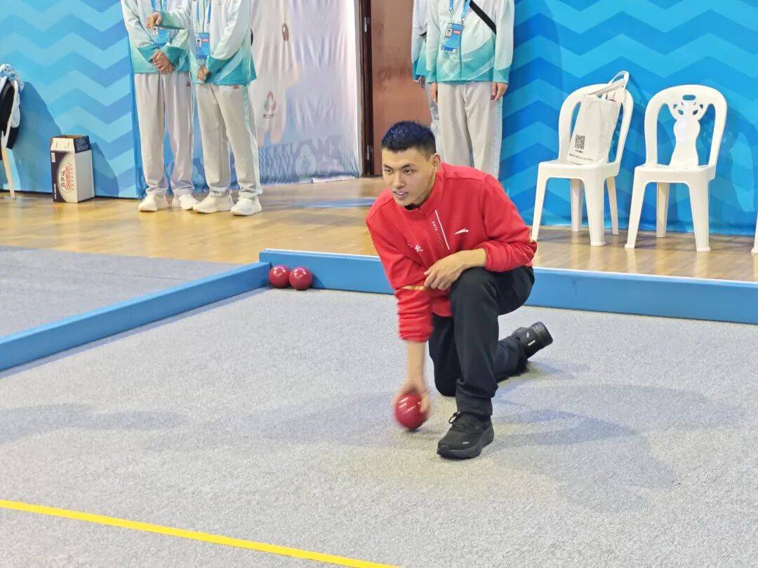 喜报:<strong></p>
<p>一元月亮币</strong>我市特奥滚球队在全国残运会上斩获1金1银5铜