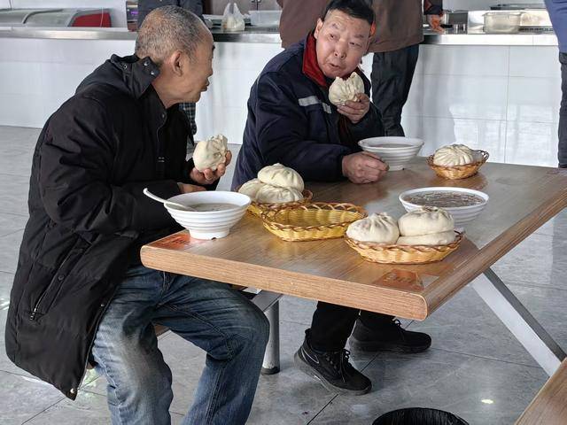 因为包子太好吃<strong></p>
<p>炒币大师</strong>,河南这家物流企业出圈了!