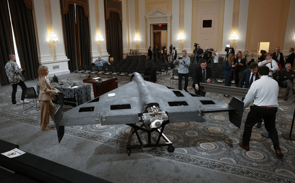 美军为何“抄作业”<strong></p>
<p>炒币大师</strong>？大批量“山寨”对手的无人机……