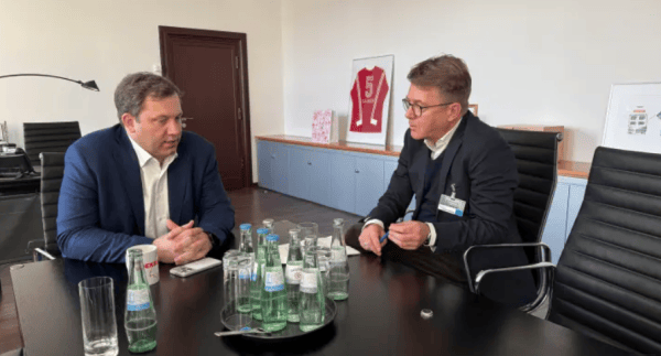 德国铁路公司订购中国电动公交车<strong></p>
<p>币乎下载</strong>，德财长：让我十分恼火