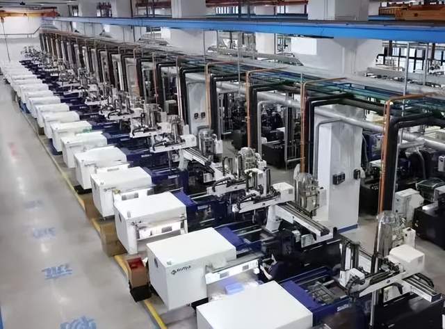 一边万人大厂停工<strong></p>
<p>看币圈</strong>，一边出口订单暴增：“潮玩之都”东莞，深陷冰火两重天