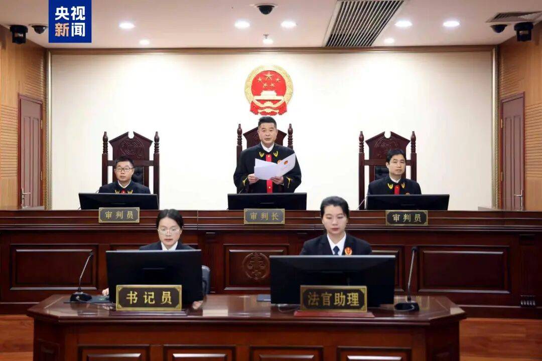 72岁洪礼和<strong></p>
<p>币行情下载</strong>，判刑20年！曾在机场与乘客对骂：“你回到南昌，有你好瞧的”