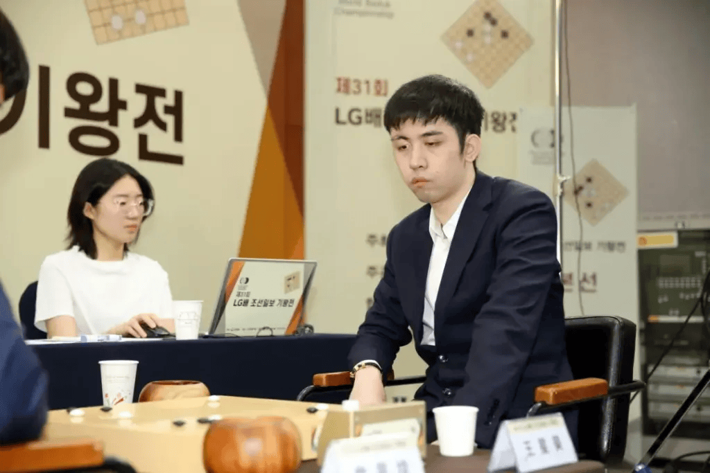 逆转夺下LG杯世界冠军<strong></p>
<p>币安币</strong>，当年的顽童已成中国围棋的领军人物
