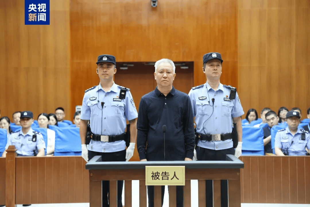 胡锡进：许家印在高峰时太狂了，不把法律当回事了，以为自己“大到不能倒”了
