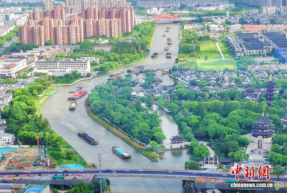 江苏苏州:京杭大运河水位回落 再现输运繁忙景象